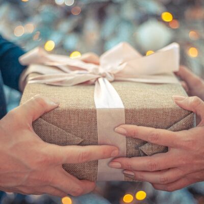 Experience Gifts: 3 Helpful Tips for a Gift Giver
